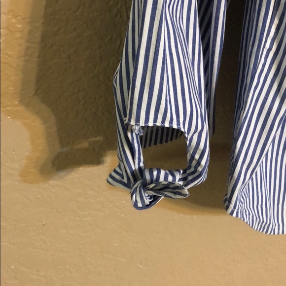 Blue and white stripe top. Size small - Picture 3 of 7